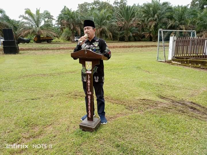 Zainudin,S.pd.MM Camat Limbur Lubuk Mengkuang Saat Memberi Sambutan